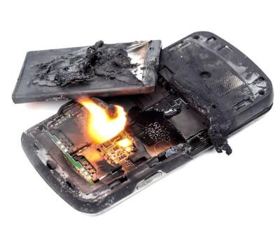 mobiltelefon i brand